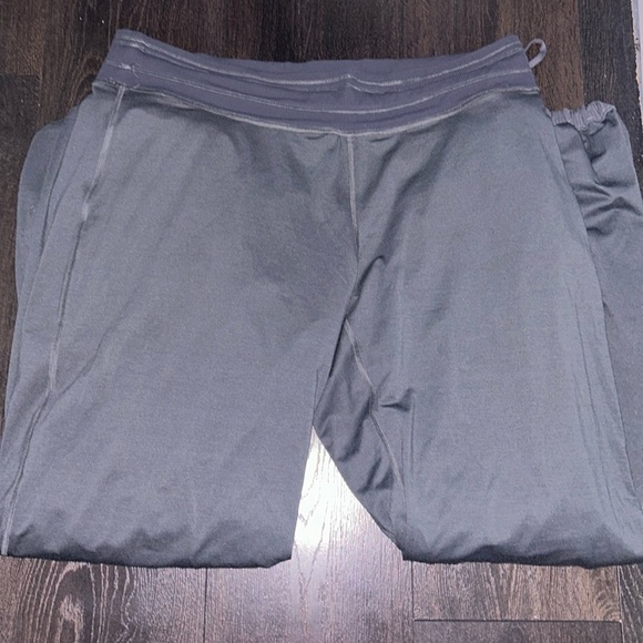 LULULEMON GREY DANCE STUDIO PANT. SIZE 12. - Picture 4 of 5